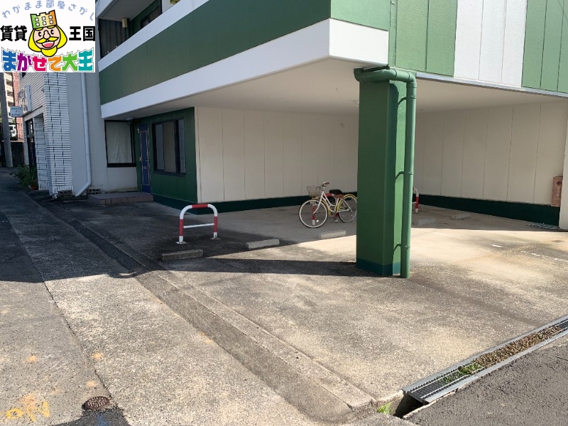 【長崎市中川のマンションの駐車場】