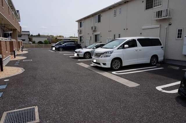 【鎌ケ谷市道野辺中央のアパートの駐車場】