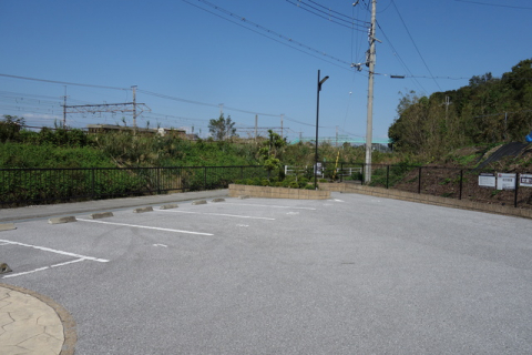 【彦根市古沢町のアパートの駐車場】