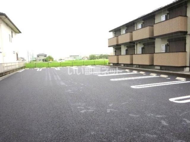 【みらのの駐車場】