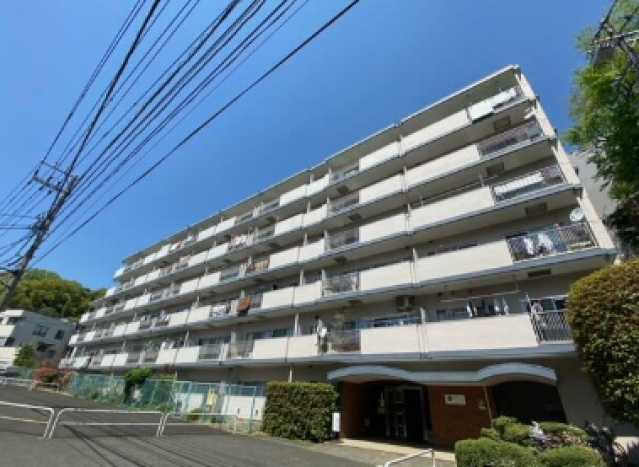 川崎市多摩区生田のマンションの建物外観