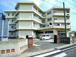 【松江市国屋町のマンションの小学校】