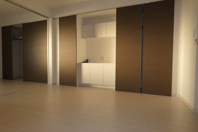 収納　全面収納　TV台もあります