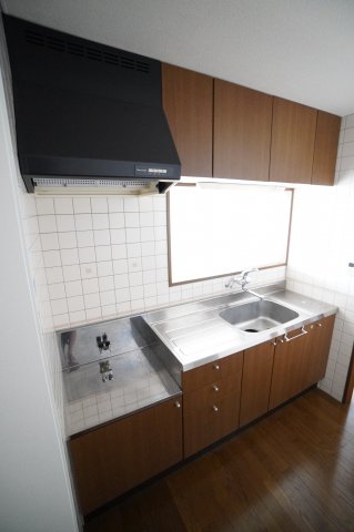 キッチン　※同物件・反転タイプの写真です。