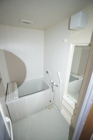 バス・シャワールーム　※同物件・反転タイプの写真です。