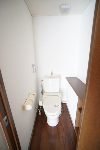 トイレ　※同物件・反転タイプの写真です。