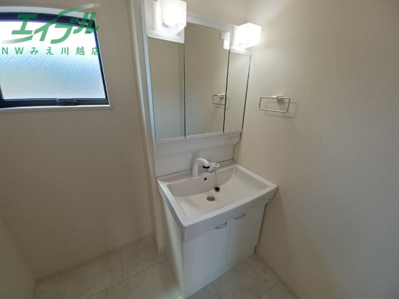 洗面設備　同型参考写真