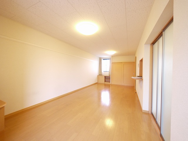 居室・リビング　こちらのリビングで趣味の時間をお楽しみください