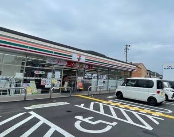 コンビニ　セブンイレブン西脇高田井町店（コンビニ）まで600m