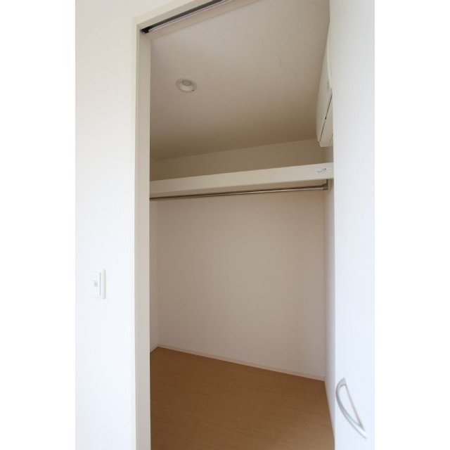 収納　ウォークインクローゼット