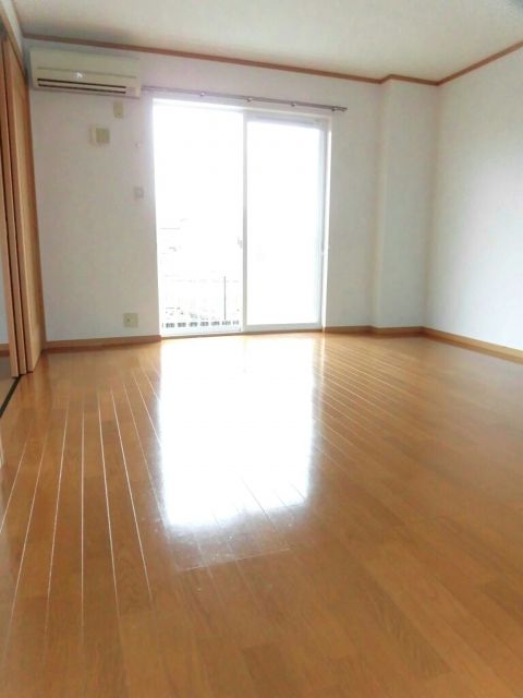 リアーレ_内装_0