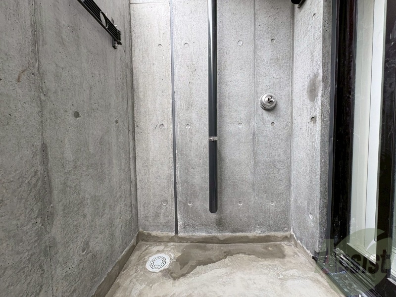 バルコニー　バルコニーが付いていますので一息ついてみてはいかがですか。