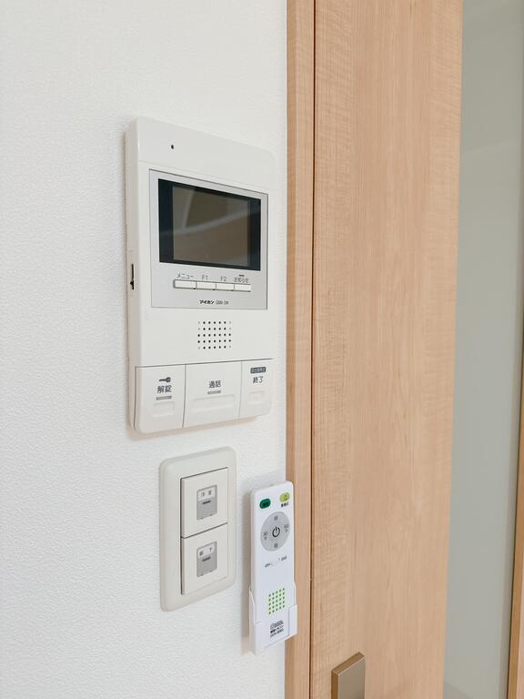 セキュリティ　オートロック完備。モニター付インターホンで来客を確認できます
