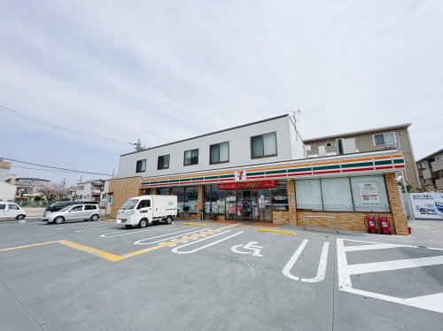 コンビニ　セブンイレブン 堺深井中町店（コンビニ）まで260m