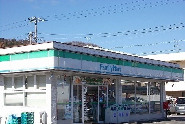 コンビニ　ファミリーマート 沼津片浜店（コンビニ）まで900m