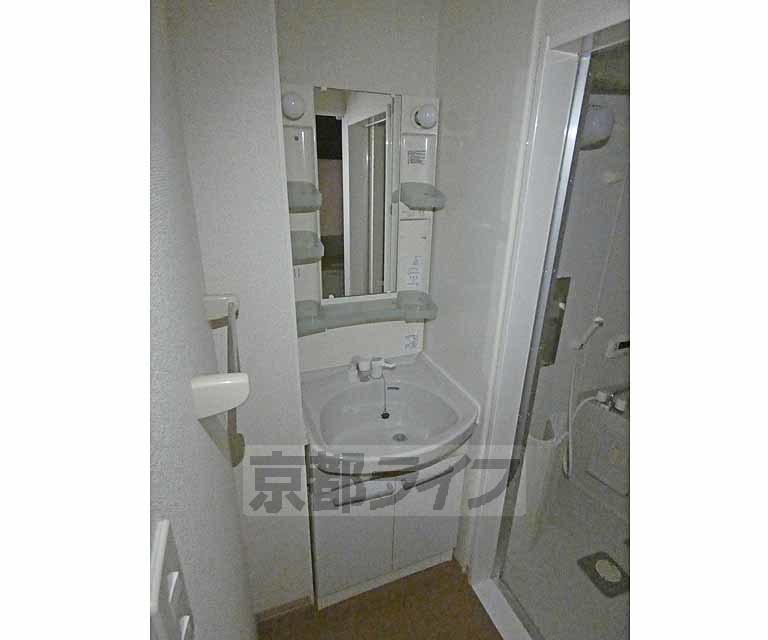 洗面設備　独立洗面台です。