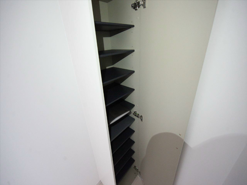 玄関　玄関　シューズボックス付（収納充実してます）