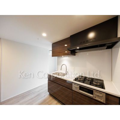 キッチン　同タイプ11階のお部屋を撮影。仕様が異なることがあります。