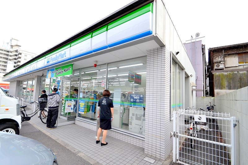 コンビニ　ファミリーマート南観音二丁目店（コンビニ）まで298m