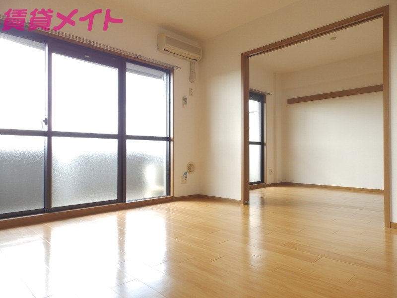 居室・リビング　同タイプの部屋写真です
