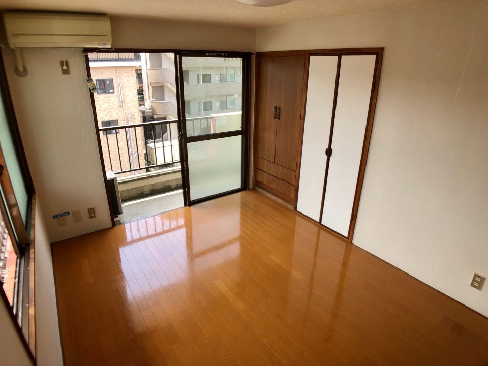 居室・リビング　９畳の洋室です