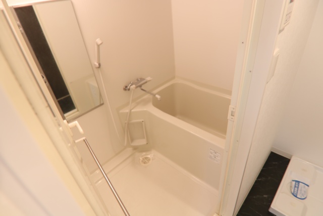 バス・シャワールーム　※別室の参考写真の為、現況優先です。
