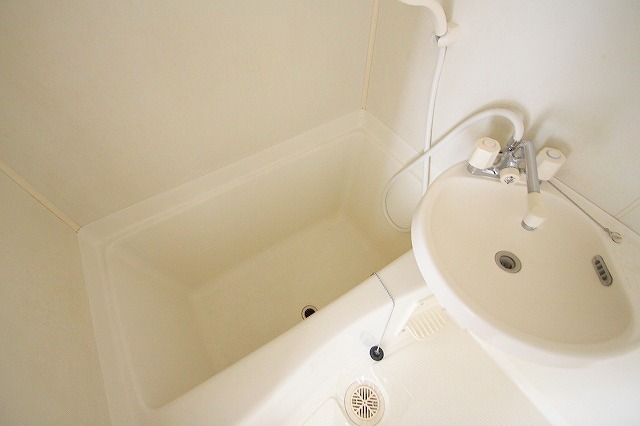 バス・シャワールーム　清潔感あるお風呂でうｓ。