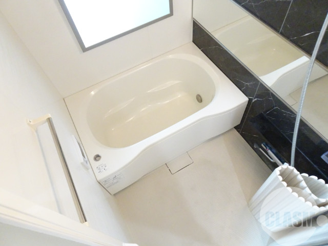 バス・シャワールーム　浴室乾燥機＆追い焚き機能付きバス♪