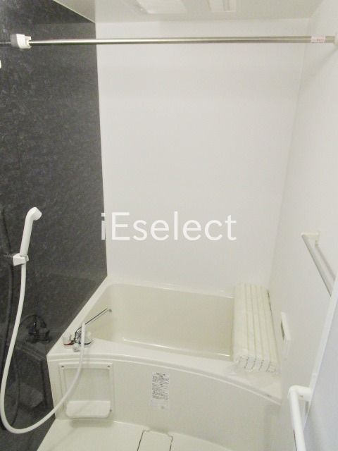 バス・シャワールーム　一日の疲れを癒す浴槽になります