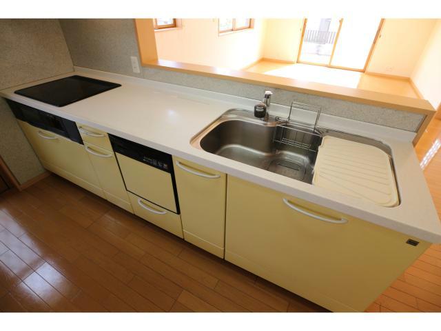 キッチン　使い勝手の良い大きなキッチン