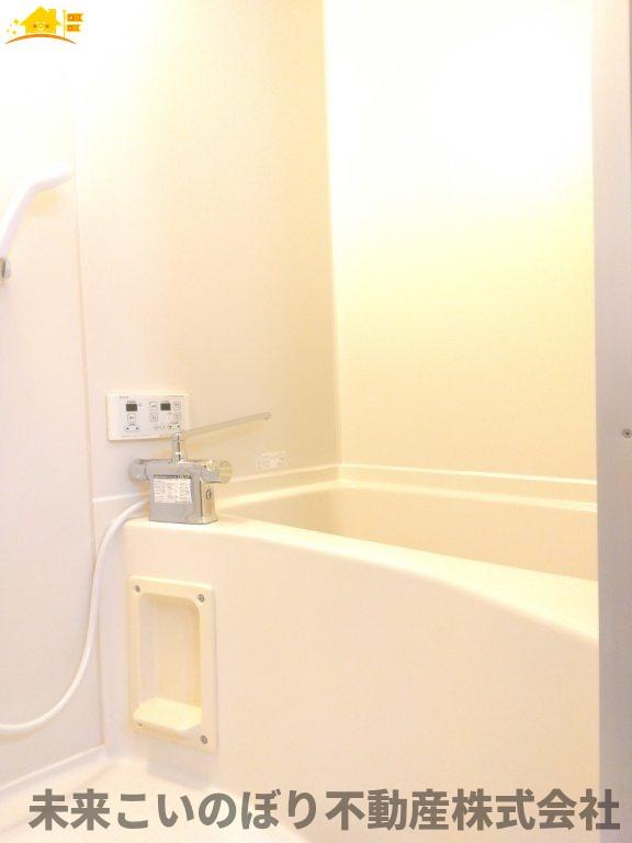 バス・シャワールーム　コンパクトで使いやすいお風呂です