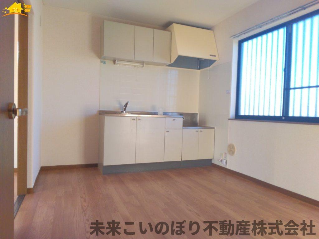 居室・リビング　窓もあり換気よく・光も入るダイニングキッチン！