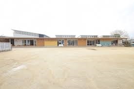 幼稚園・保育園　花園幼稚園（幼稚園・保育園）まで700m