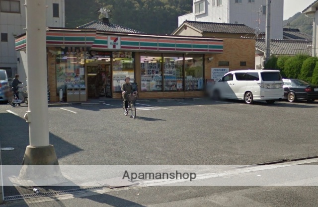 コンビニ　セブンイレブン（コンビニ）まで622m