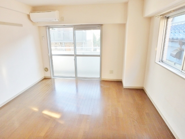 居室・リビング　同物件の他のお部屋の参考画像です。