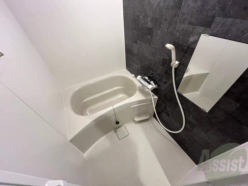 バス・シャワールーム　お風呂になります。一日の疲れを癒してくださいね。