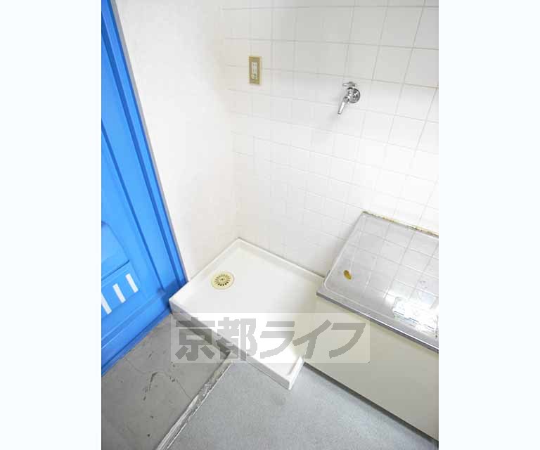 洗面設備　洗濯機おけます。