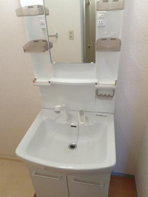 洗面設備　清潔な洗面台