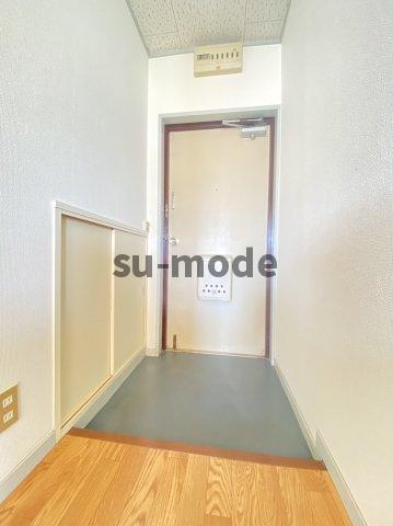 玄関　写真は別部屋