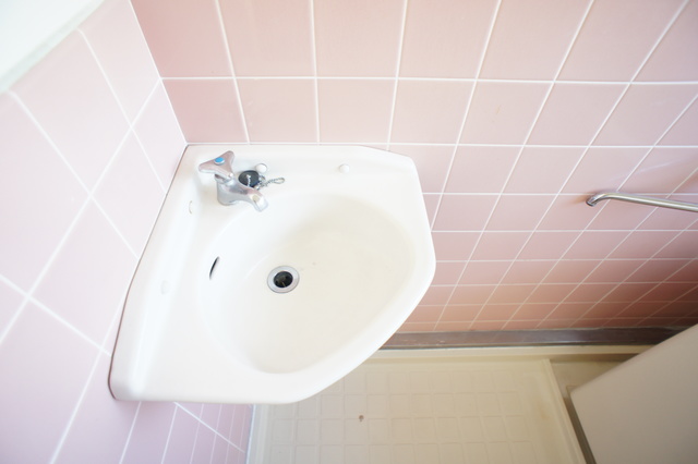 洗面設備　洗面台と鏡ございます☆