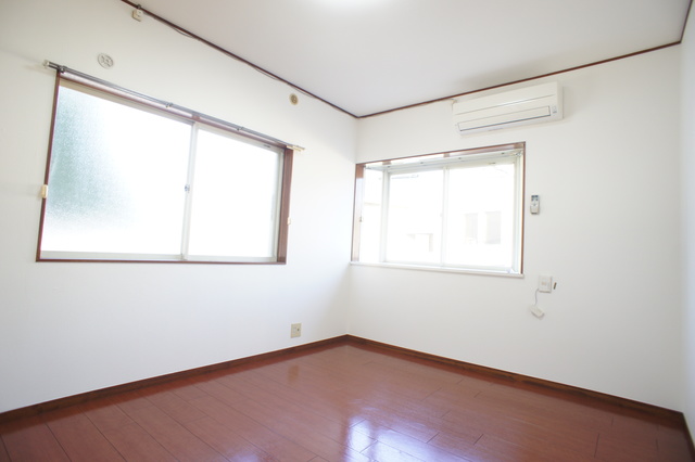 居室・リビング　２面採光なので、明るく風通しのよいお部屋です♪