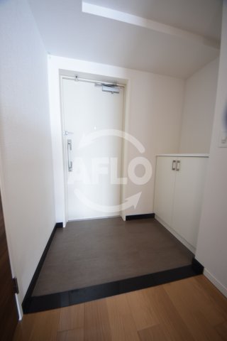 玄関　サンセリテ至誠会松崎町　玄関