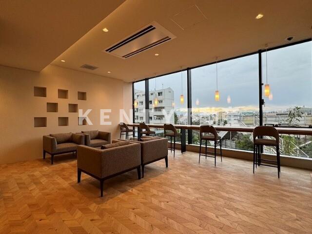 エントランス　清潔なエントランスです