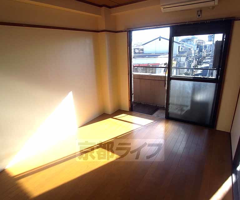 居室・リビング　日当たり良好です！