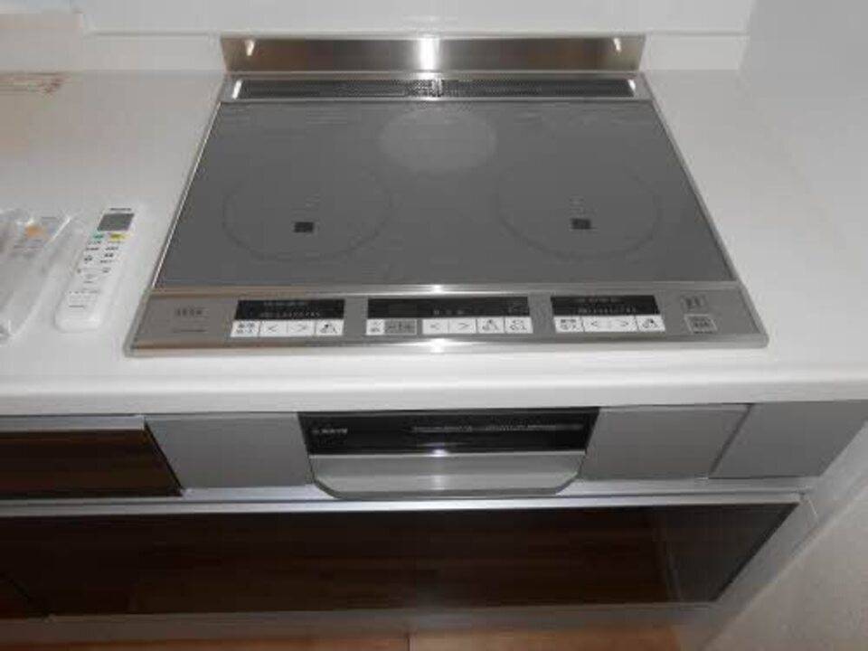 キッチン　IHクッキングヒーター