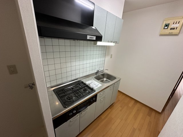 キッチン　※別部屋参考写真