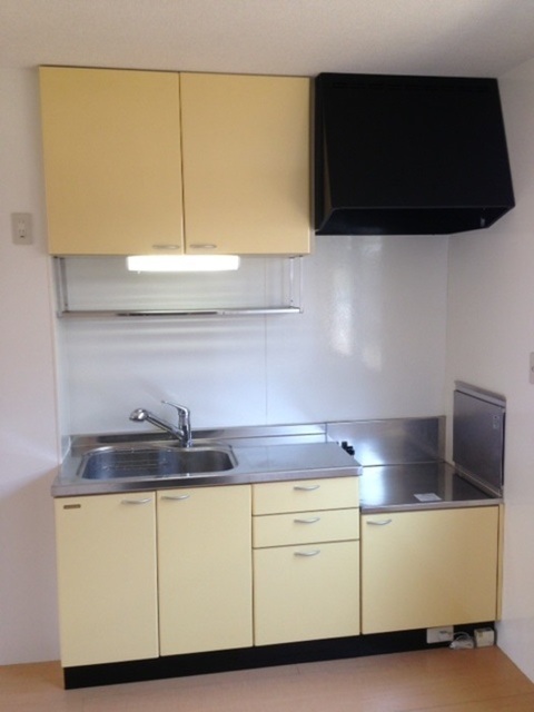 キッチン　キッチン　浄水器契約可（１，０００円／月）　上部に水切り棚が