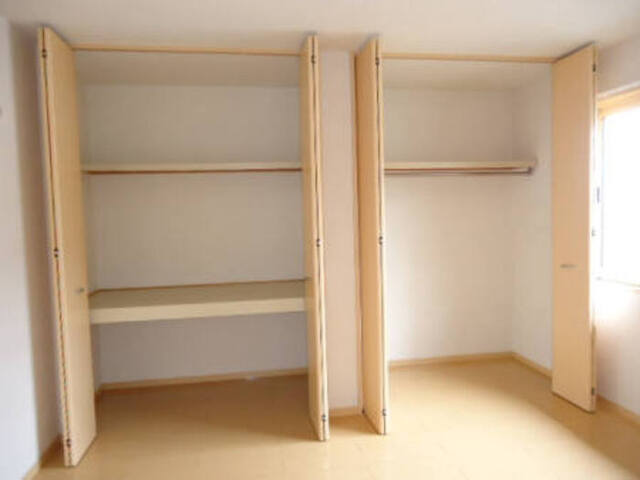 収納　クローゼット収納　洋服が沢山収納できますね