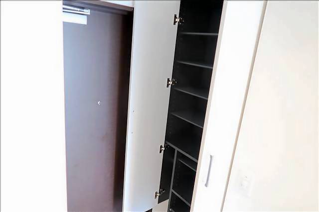 玄関　ミニミニ一社店へ