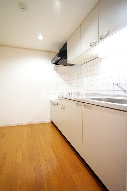 キッチン　広々使える快適な調理スペースです♪